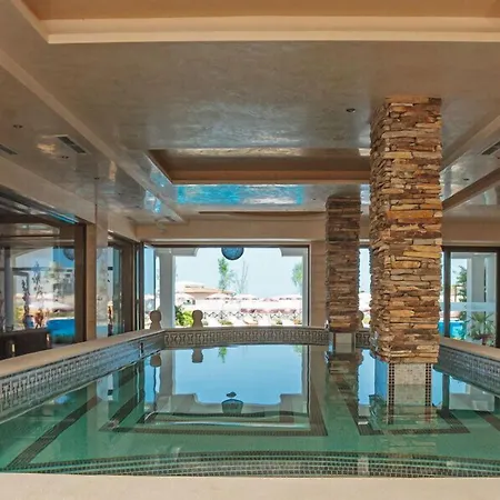 Oasis Club Resort