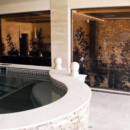 Oasis Club Resort Lozenets