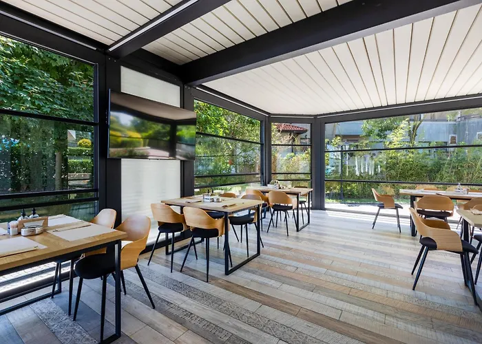 Oasis Club 4* 로제넷츠