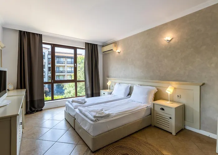 Oasis Club 4* 로제넷츠